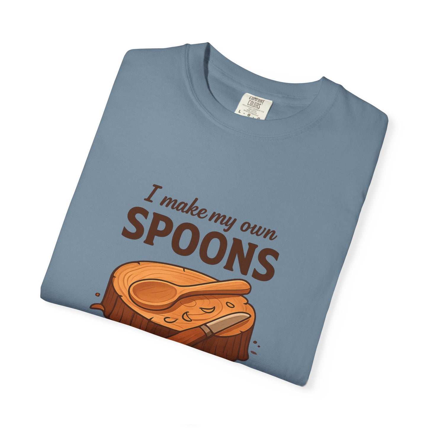 I Make My Own Spoons T-Shirt – Funny Bushcraft, Wood Carving & Outdoors Shirt for Campers, Carvers & Crafty Adventurers